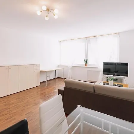 アパート Cozy Urban Heaven Retreat ブラチスラヴァ